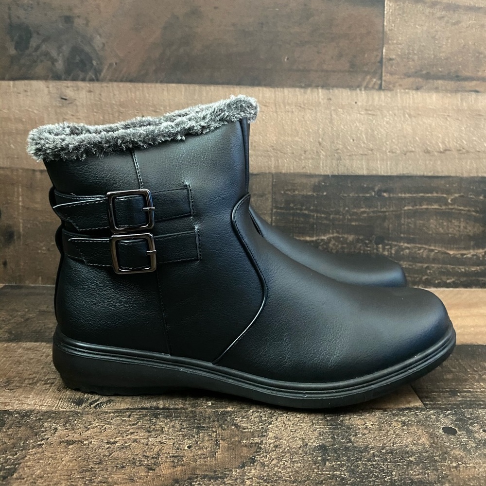 Flexus by spring step Bogza bootie size 42 NIB